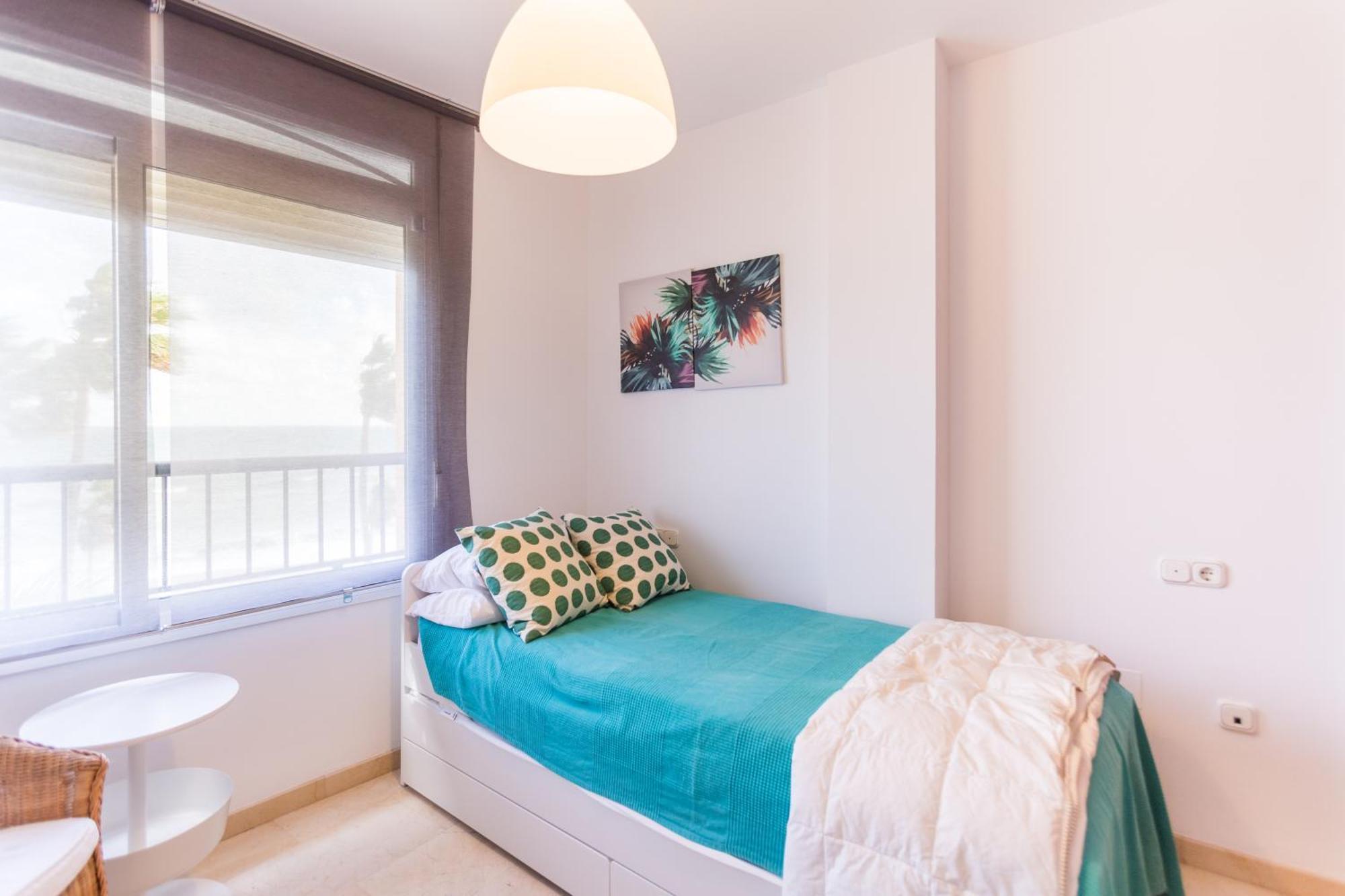 Bonito Apartamento En Primera Linea De Playa Эстепона Экстерьер фото